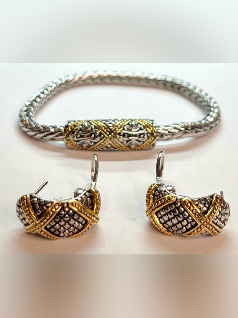 PREMIER DESIGNS TWO TONE BRACELET & MATCHING EARRINGS